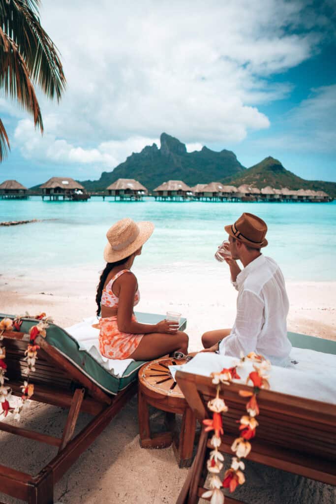  Four Seasons Bora Bora Hotel Mountain View