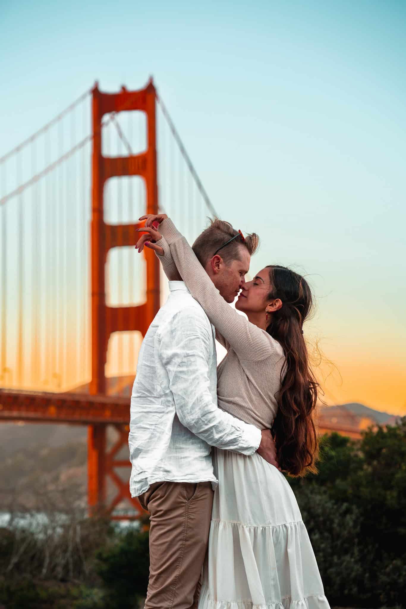 Romantic photoshoot at the Golden Gate